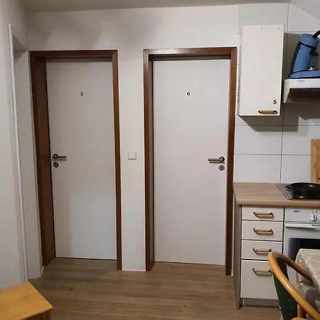 Monteurzimmermit Gemeinschafst Bad-kueche- Am Rhein