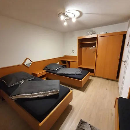 Monteurzimmermit Gemeinschafst Bad-kueche- Am Rhein Apartman Greffern