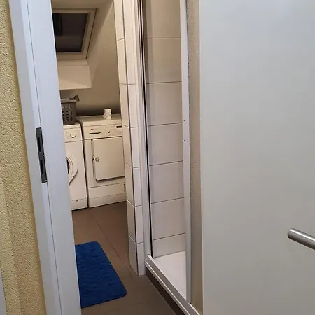Monteurzimmermit Gemeinschafst Bad-küche- Am Rhein Apartamento Greffern